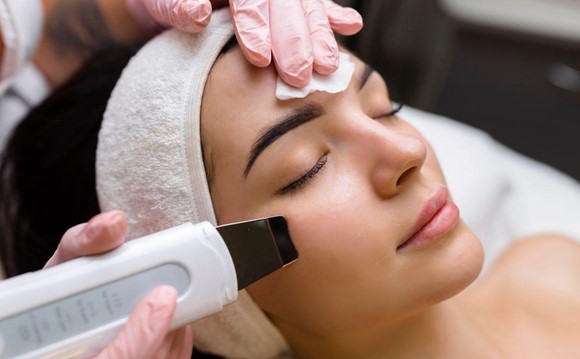 Einführung in Gesichtsbehandlungen und Entdeckung der Dienstleistungen bei Bites of Beauty